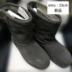 Item thumbnail for item 8912ff2a-282a-4ee7-9bd3-a98a4e9b073b
