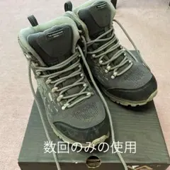 トレッキングシューズ