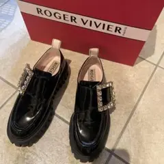 ロジェヴィヴィエ 35 ヴィヴゴーシック パテントレザー ローファー
