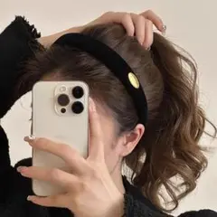 再入荷♡　シンプル　ブラック　カチューシャ　ゴールド　ワンポイント　オルチャン