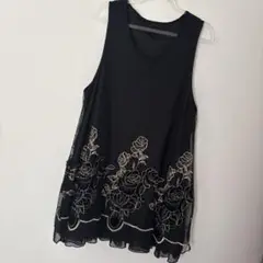 ブラックノースリーブ刺繍ワンピース