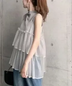 mily bilet フリル付きグレーキャミソール