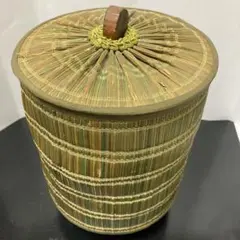 いぐさ製の蓋付き小物入れ(昭和20年頃の物)