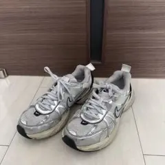 NIKE V2K RUN シューズ Nike V2K HJ4497-100