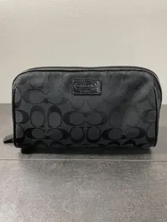 COACH シグネチャーコレクション ブラックポーチ　コーチ　化粧ポーチ　バッグ