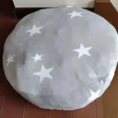 星柄グレー円形クッション