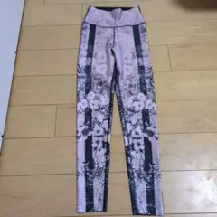 ROLAMOCA 花柄レギンス リバーシブル