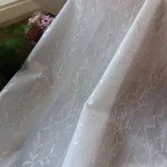 刺繍レースカーテン生地　生地幅75✖175