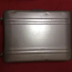 ゼロハリバートン スーツケース タイヤ損傷