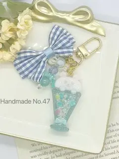【チャーム】レジン　シャカシャカ　キーホルダー　くま　ソーダ　ハンドメイド47