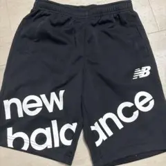 New Balance 黒 ハーフパンツ