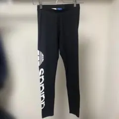adidas デカロゴ レギンス ブラック×ホワイト