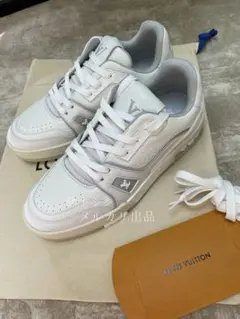 入手困難ルイヴィトンLouis Vuitton トレイナー・ラインスニーカー38