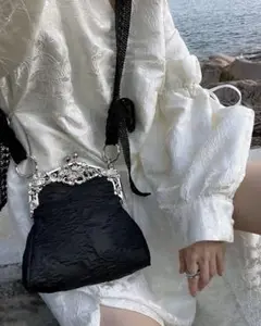 athenaeum(m.) PEONY CROSSBODY BAG
