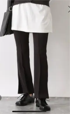 新品　サイドスリットフレアカラーパンツ