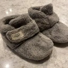 UGG ベビーシューズ グレー ファー素材