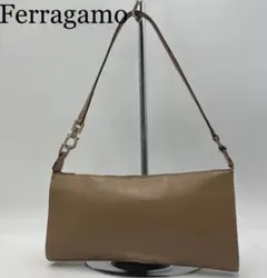 サルヴァトーレ フェラガモ ショルダーバッグ 肩掛け ベージュ オシャレ