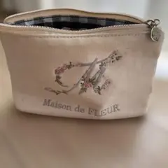Maison de FLEUR ベージュポーチ