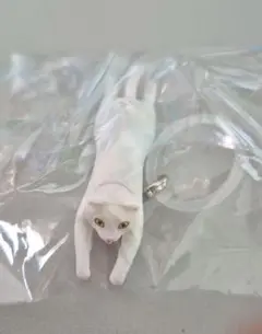 ① 崖っぷちにゃんこ めじるしチャーム しろ ガチャ
