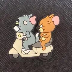 クロックスサンダルアクセサリー　ジビッツチャーム　キャラクター　トムとジェリー