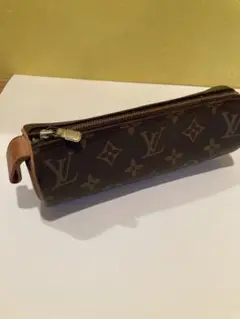 ルイヴィトン モノグラム ラウンドポーチ ペンケース