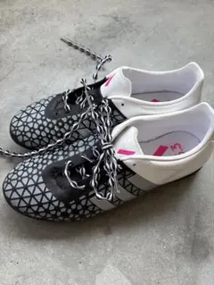 adidas 15.3 サッカーシューズ ホワイト/ブラック　ゴルフもOK