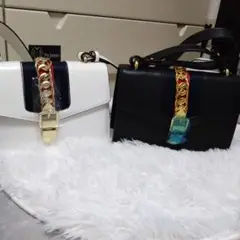 ホワイト＆ブラック ショルダーバッグノーブランド2点セット