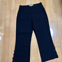 Lascolinas 黒 クロップドパンツ ボタン付き