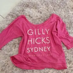 GILLY HICKS ピンク Tシャツ