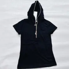 パーカー Tシャツ 無地 半袖 カットソー　ブラック　黒　チャーム付き