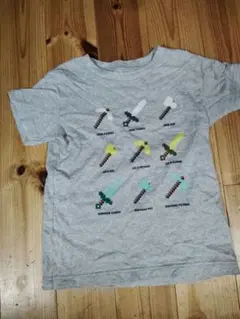ユニクロ　UTマイクラTシャツ