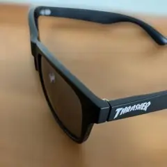 【美品】✨THRASHER✨偏光サングラス　ウエリントン型
