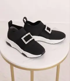＋diana 【軽量・撥水加工】クリスタルバックルスニーカー