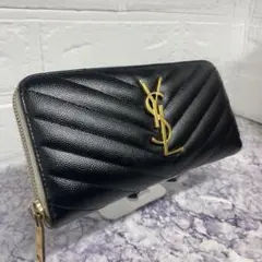 17 美品 イヴサンローラン キャビアスキン Vステッチ 長財布