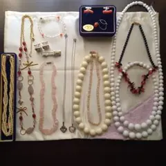 遺品・生前整理品 桃色 ピンク 白色 ホワイト系 アクセサリーおまとめ売り