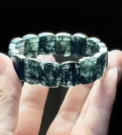 グリーンルチルバングル天然石針がみっちり高品質の美品