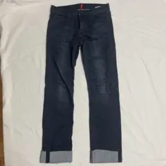 ジーンズ　デニム　ストレートパンツ　ロールアップ