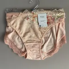 Item thumbnail for item ed714075-2b62-47ce-8e1b-0f912a8a025e