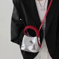 ◆韓国スタイル◆シルバー ショルダーバッグ スクエア メタリック
