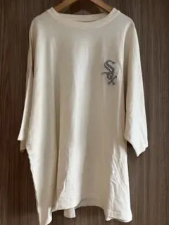 MLB ロゴ入り Tシャツ クリーム色