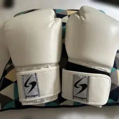 Stronger ボクシンググローブ 10oz ホワイト