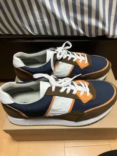 隈取ロゴ　スニーカー　フープディドゥ