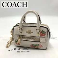 【新品✨】コーチ ストロベリーバッグチャーム 2022 CB612 ホワイト