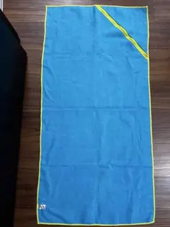 青いジッパー付きヨガマット
