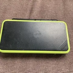 ゆ*り様 New 2DS LL ブラック/グリーン(動きません）