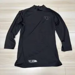 Under Armour ブラック アンダーシャツ MD 7部袖