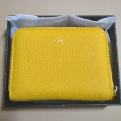 財布　イエロー レザー 二つ折り財布　未使用品