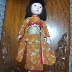 市松人形ではないか?