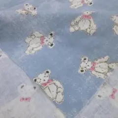 テディベアプリント生地　水色(やや淡い) 　1ｍ×106cm　コットン100％
