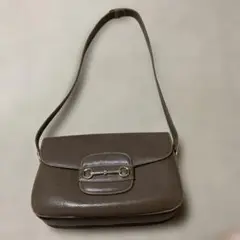 ブラウン フラップ付きショルダーバッグ
